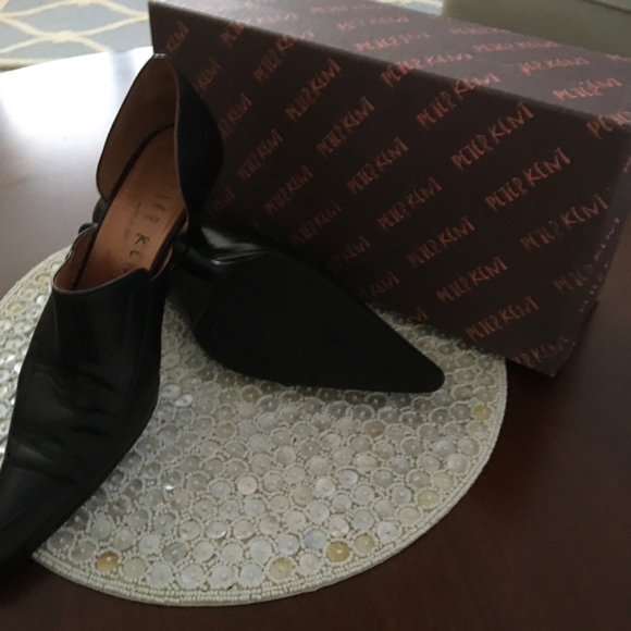 PETER KENT. FASHION  open SIDE LO-heel.  Pt. Toe - Picture 2 of 3